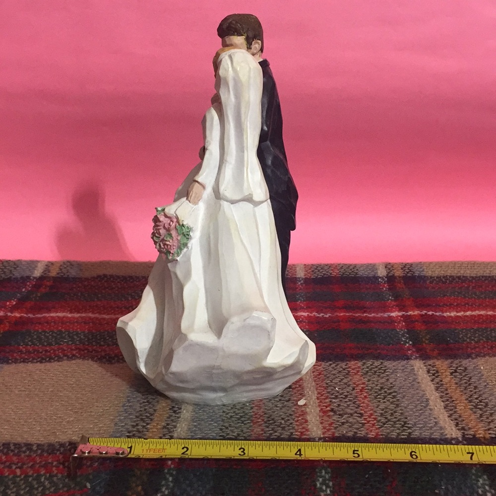 Willow Tree Wedding Couple Figurine - White and Black - Picture 7 of 8